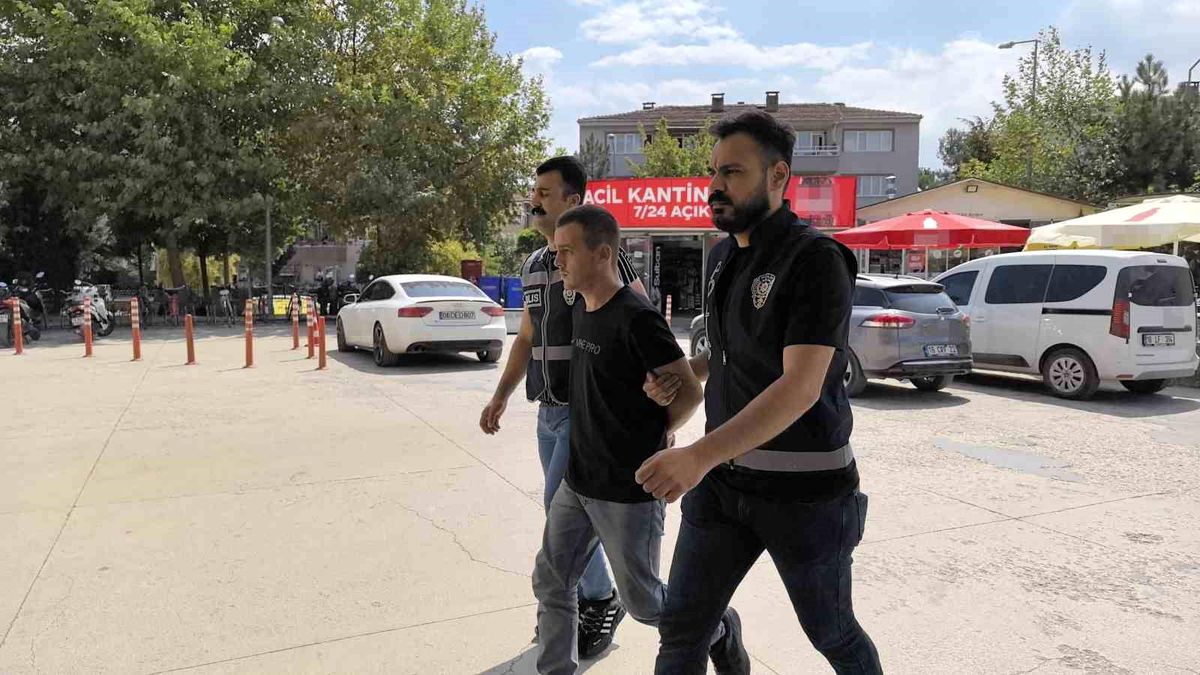 Bursa\'da bir evde meydana gelen kavgada babasını öldüren oğul tutuklandı