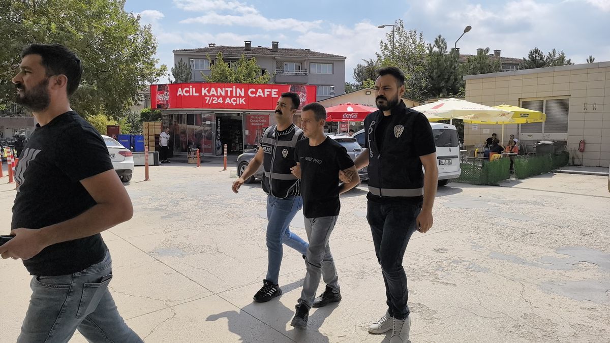 İnegöl\'de Tartıştığı Babasını Döverek Öldüren Şahıs Tutuklandı