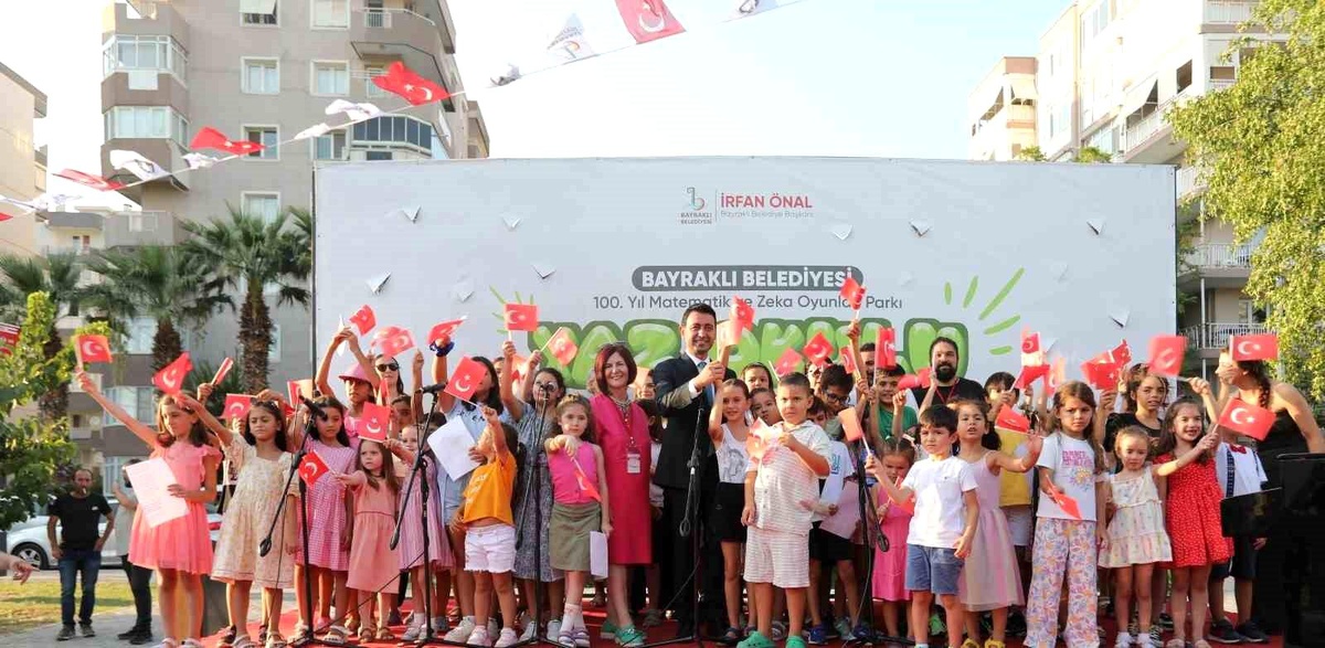 Bayraklı Belediyesi Yaz Okulları Öğrencilerinin Gösterileri Renkli Görüntülere Sahne Oldu