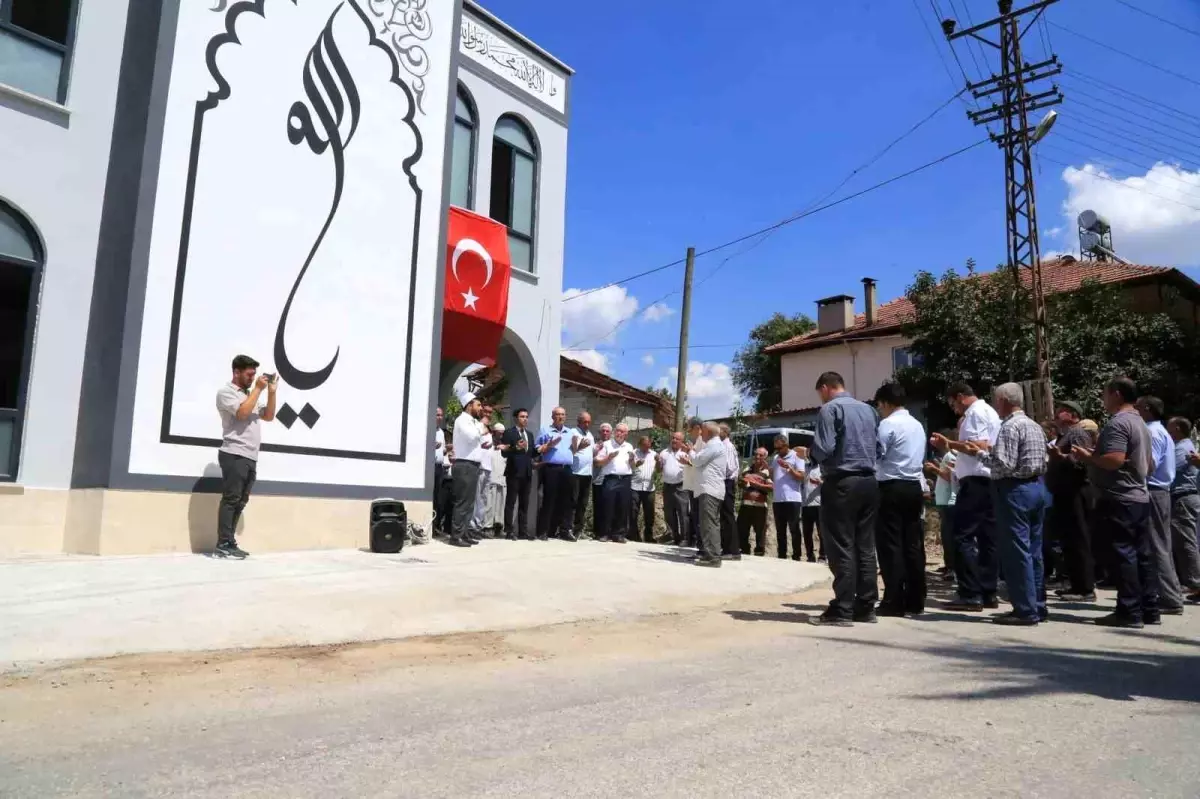 Denizli\'nin Elmalı Mahallesi\'nde İmece Usulüyle İnşa Edilen Cami Açıldı