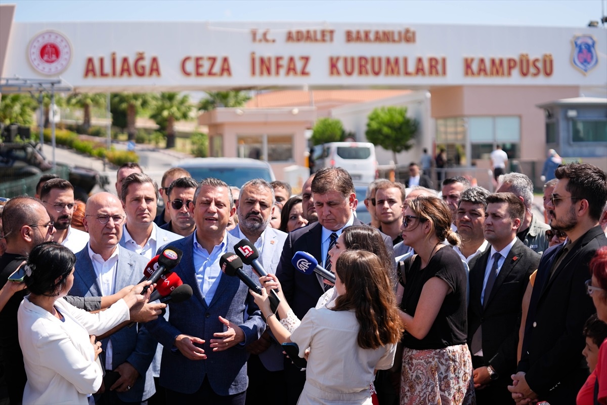 CHP Genel Başkanı Özgür Özel, Tutuklu Dilruba Kayserilioğlu\'nu Ziyaret Etti