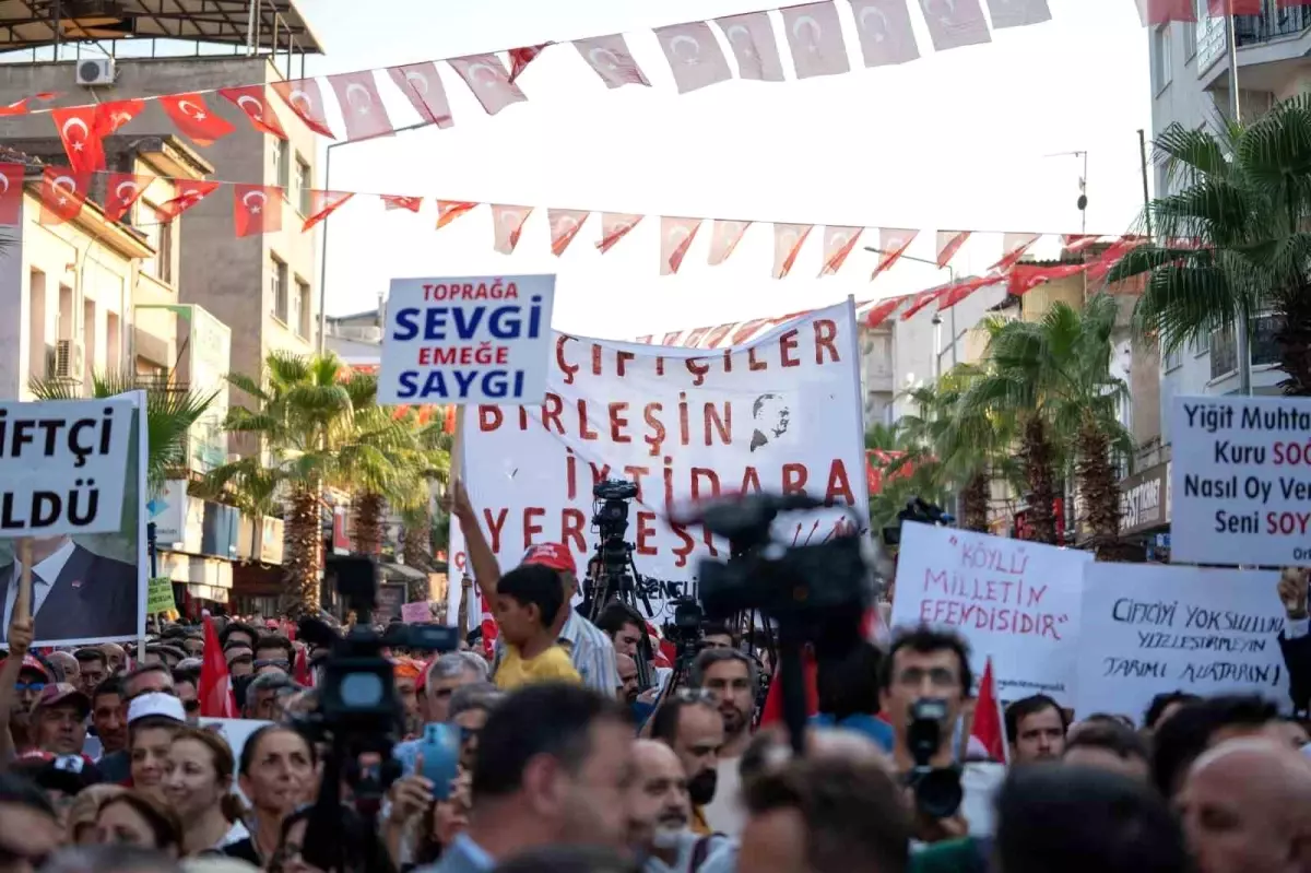 CHP Genel Başkanı Özgür Özel, Manisa\'da Çiftçi Mitingi Düzenledi