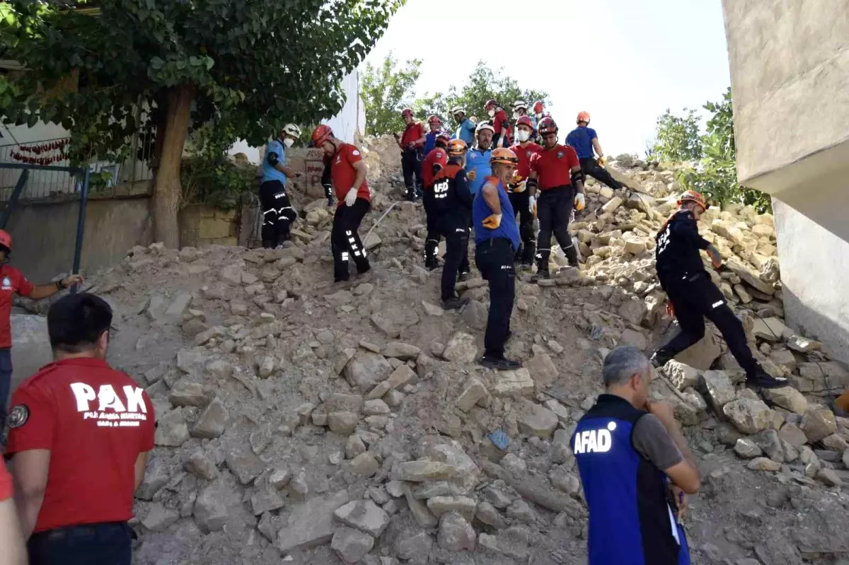 Bingöl\'de Deprem Tatbikatı Gerçeği Aratmadı