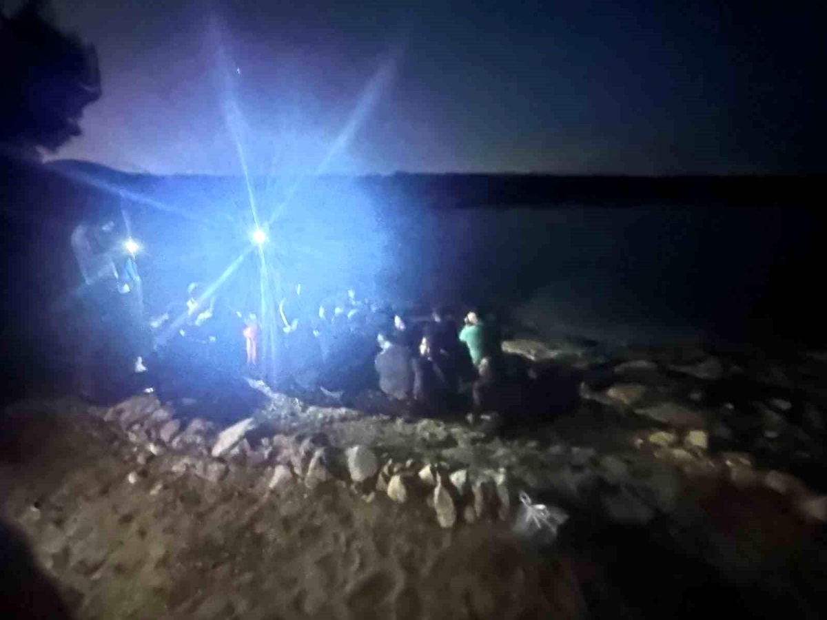 Aydın\'da 19 düzensiz göçmen ve 2 organizatör yakalandı