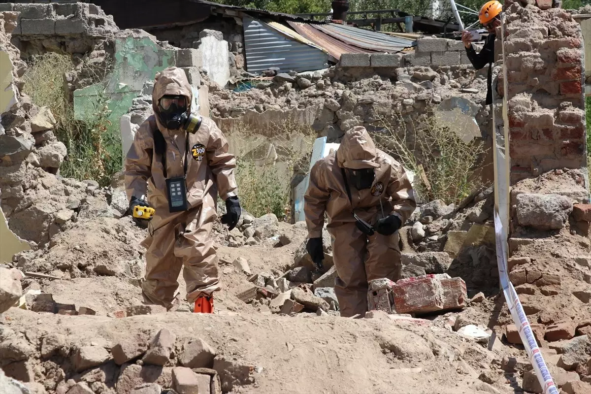 Erzurum\'da gerçeğini aratmayan tatbikat