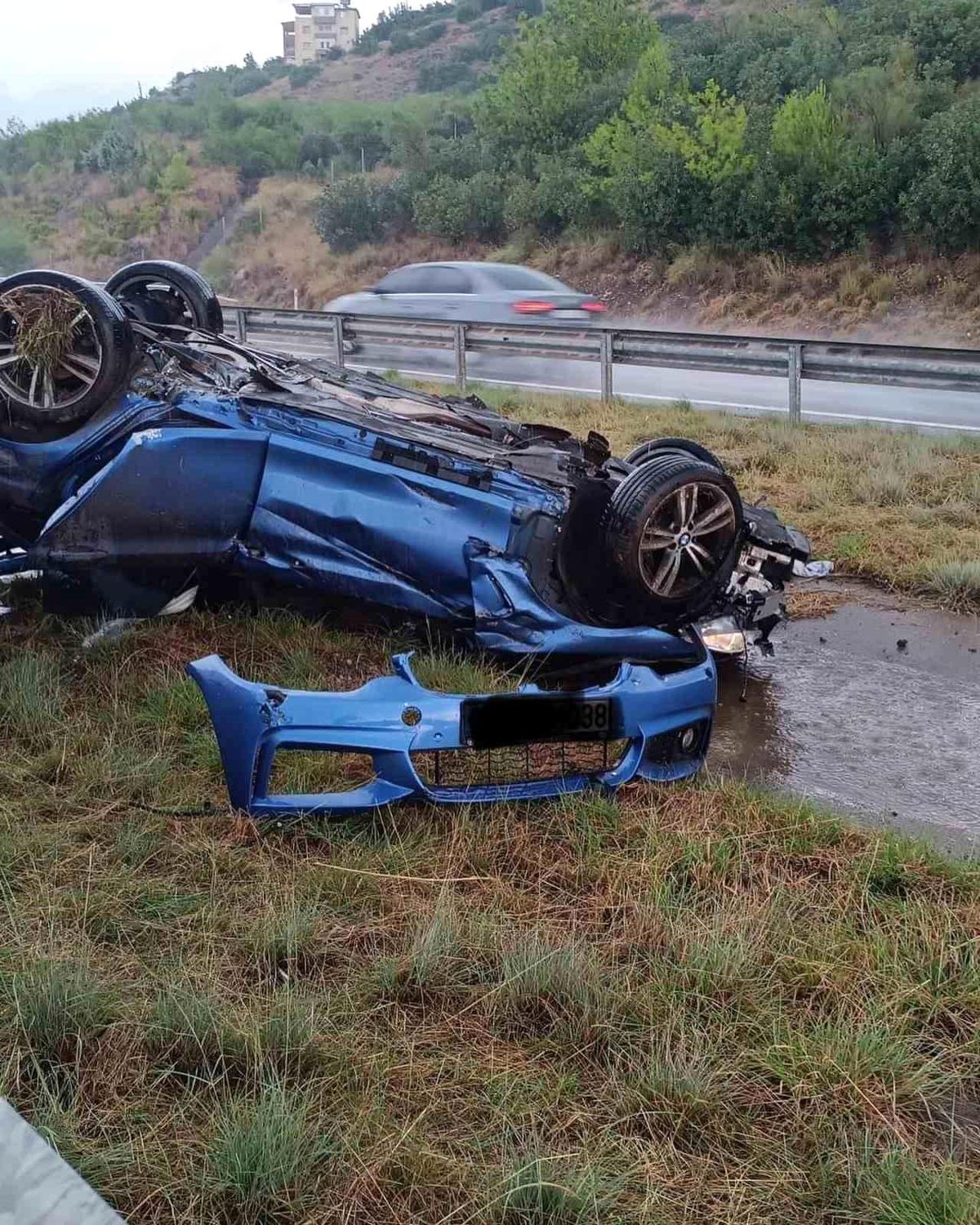 İskenderun\'da Otomobil Takla Attı: 3 Yaralı