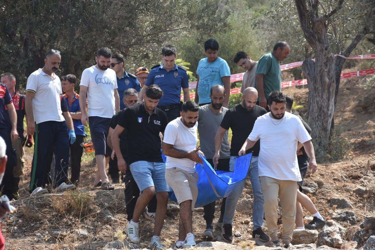 İzmir\'de Tabancayla Çocuklarını Öldüren Baba İntihar Etti