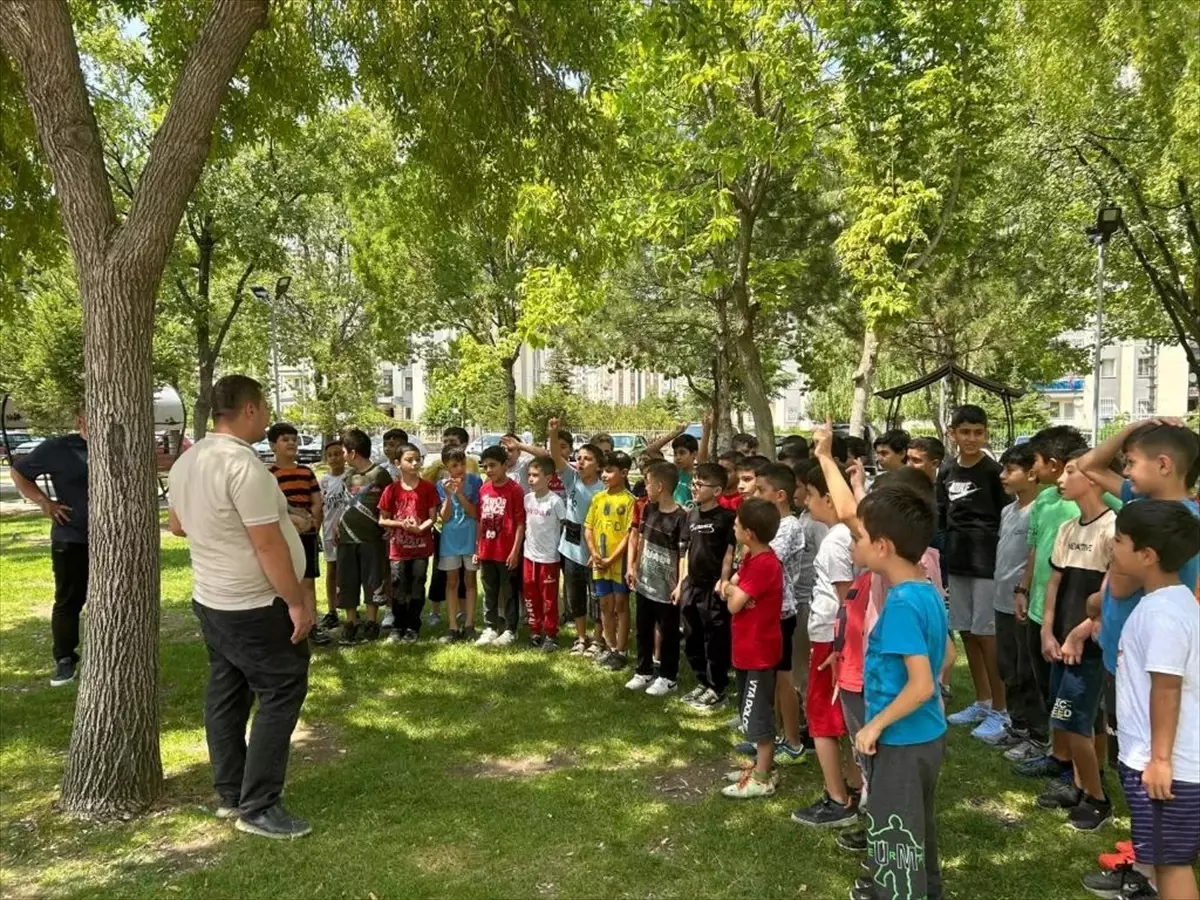 Kayseri\'de Çocuklara İnsansız Hava Aracı (İHA) Eğitimi Verildi