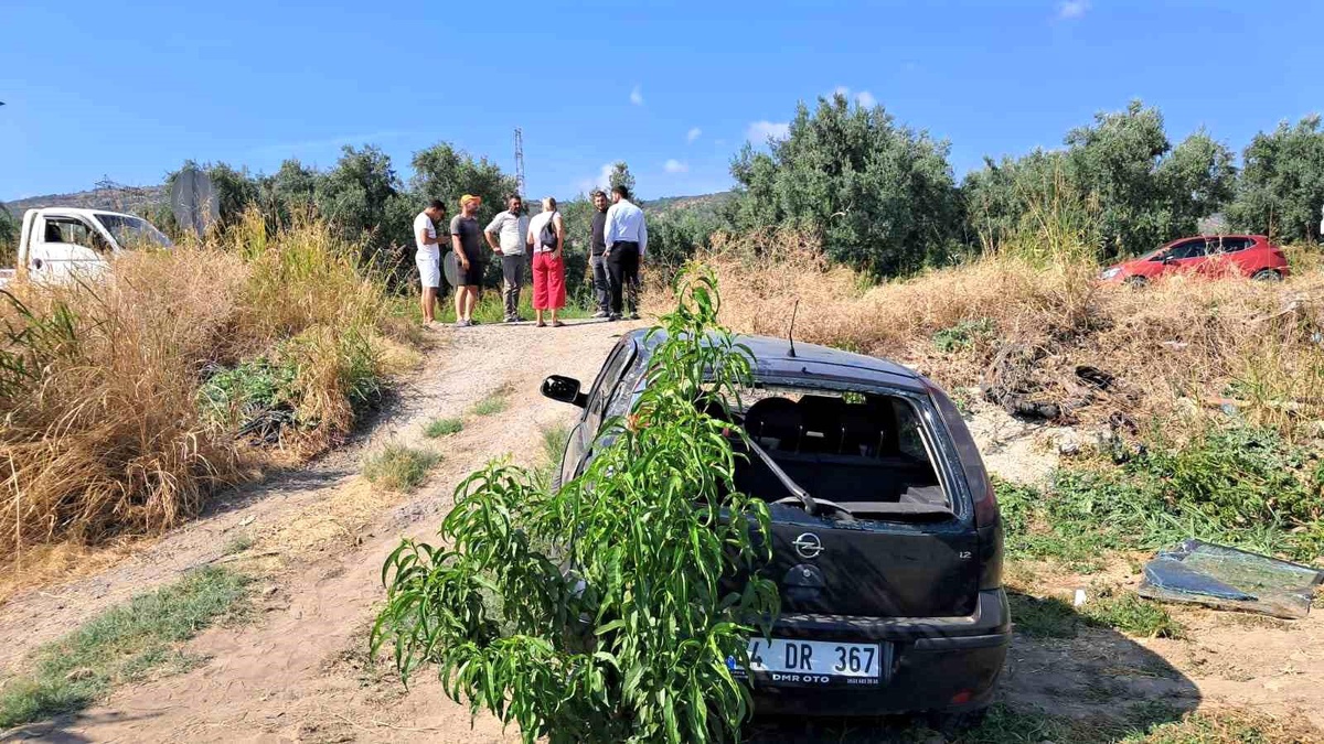 Bursa\'da otomobiliyle tarlaya uçan kadın sürücü ölümden döndü