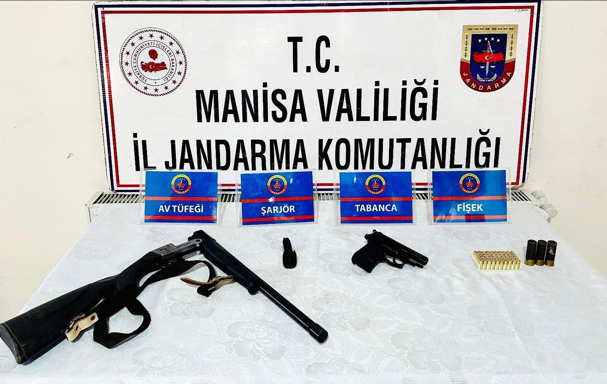 Salihli\'de Ruhsatsız Silah Operasyonu