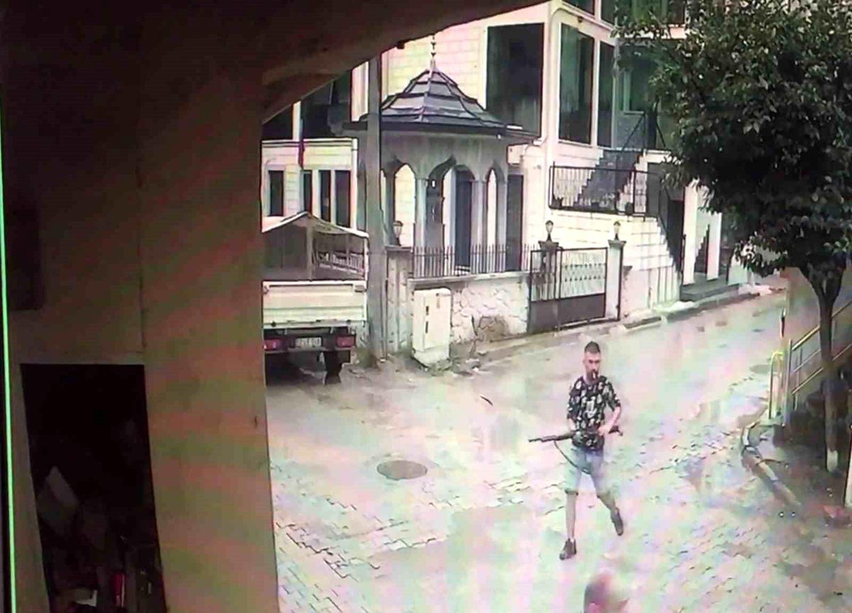 Ünye\'de Pompalı Tüfekli Kavga Güvenlik Kamerasına Yansıdı