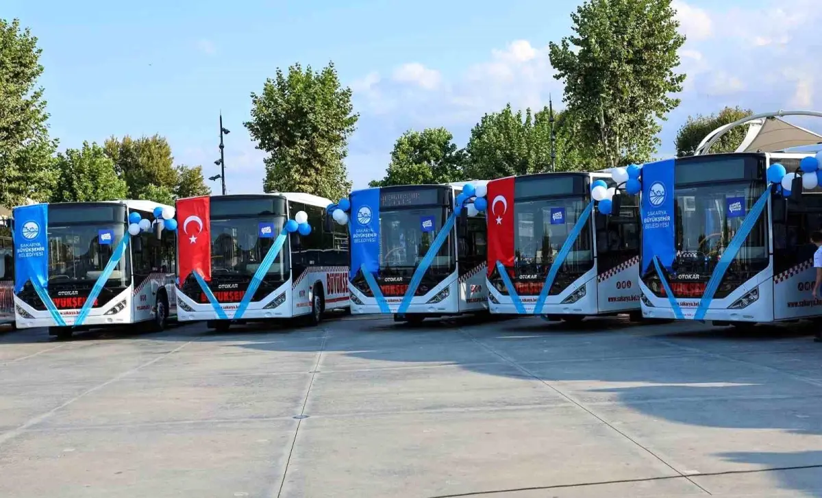 Sakarya Büyükşehir Belediyesi, 23 Yeni Otobüs ve 1 Metrobüs ile Ulaşım Filosunu Güçlendirdi