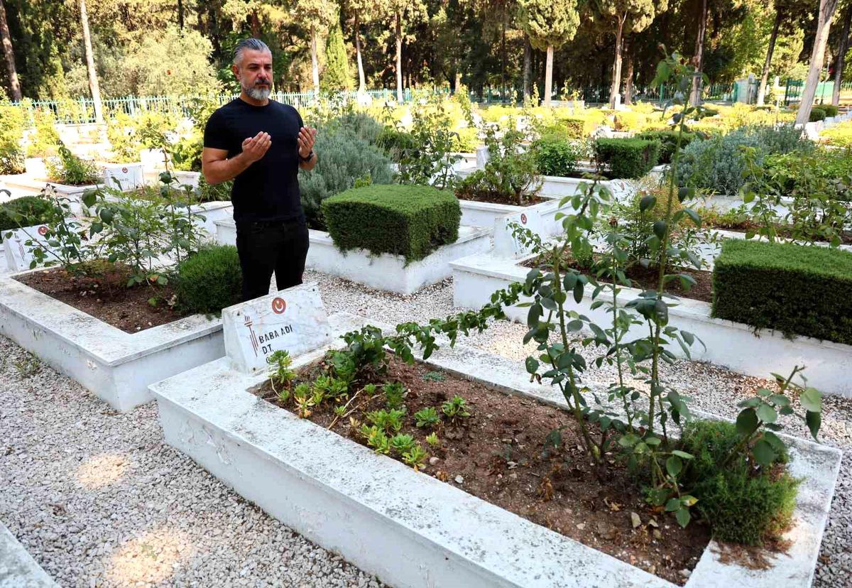Adana\'da 30 Ağustos Zafer Bayramı öncesi Asri Mezarlık Garnizon Şehitliği\'ndeki 96 isimsiz şehit unutulmadı