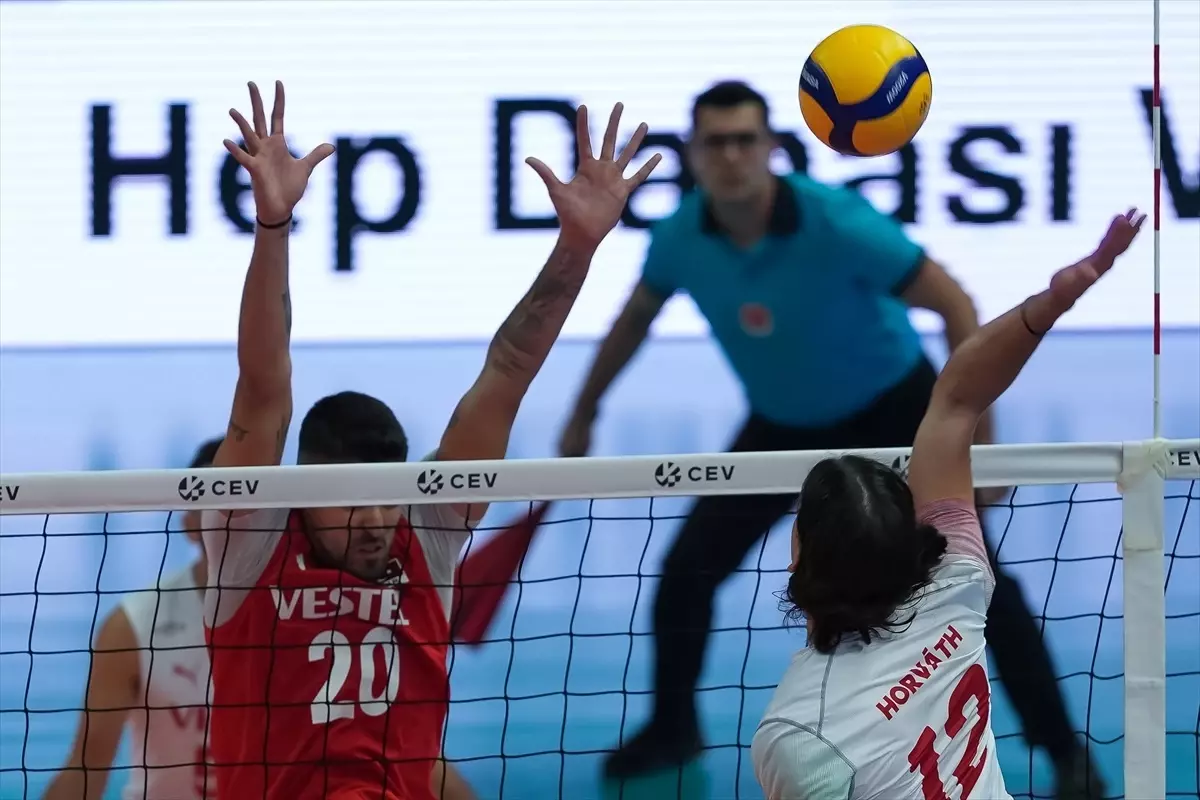 A Milli Erkek Voleybol Takımı Macaristan\'ı 3-0 Yendi