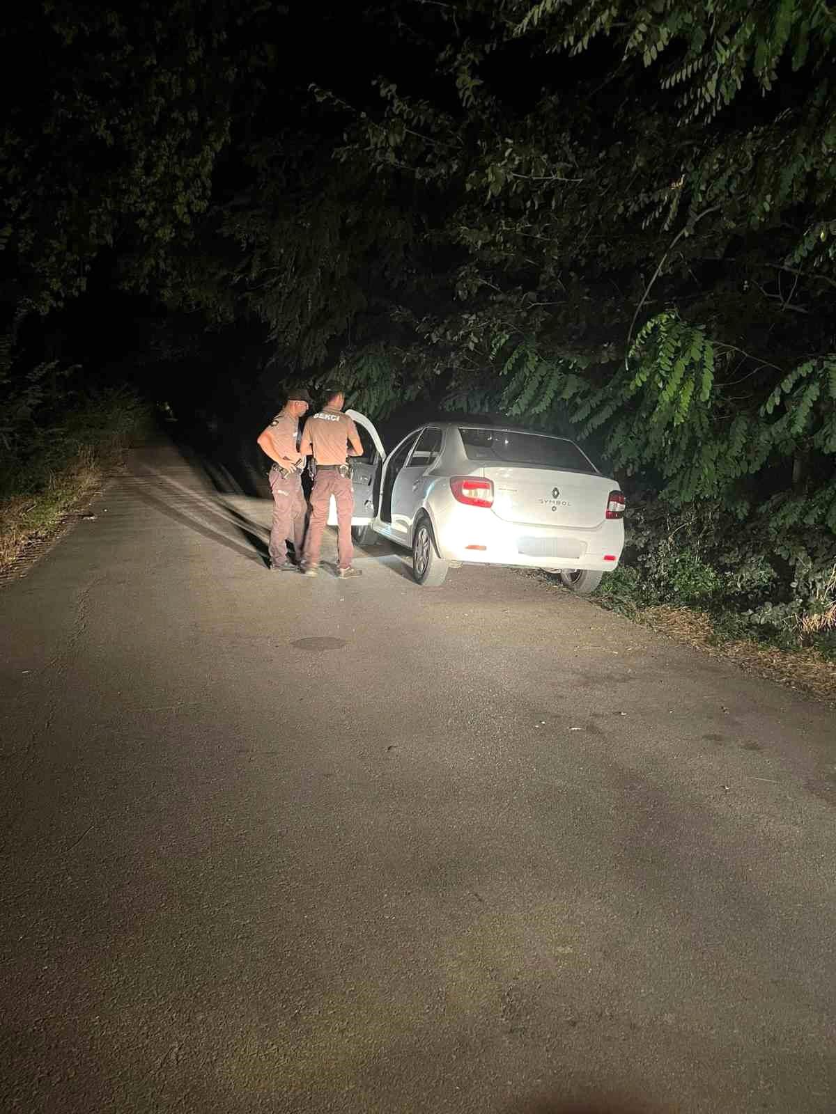 Eskişehir\'de parklarda yapılan uygulamada 423 kişinin kimlik bilgileri sorgulandı