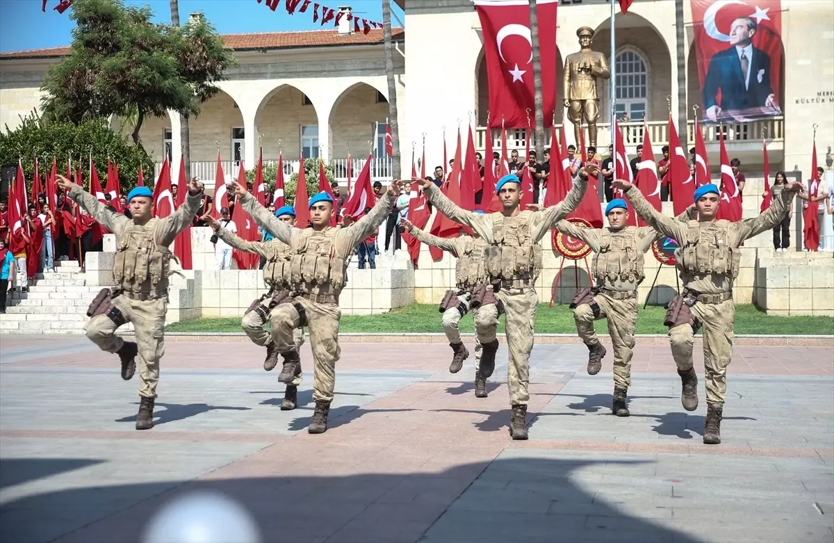 Adana, Mersin, Hatay ve Osmaniye\'de Zafer Bayramı törenleri düzenlendi