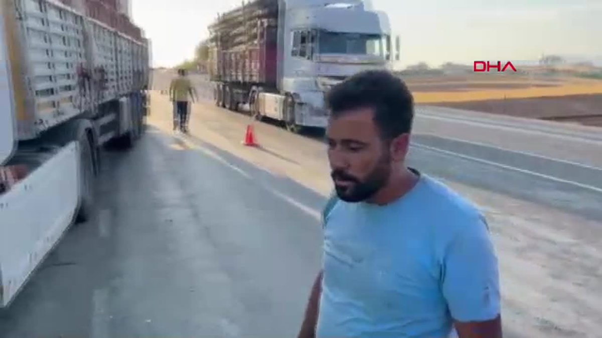 Adıyaman\'da Minibüs ile TIR Çarpıştı: 5 Yaralı