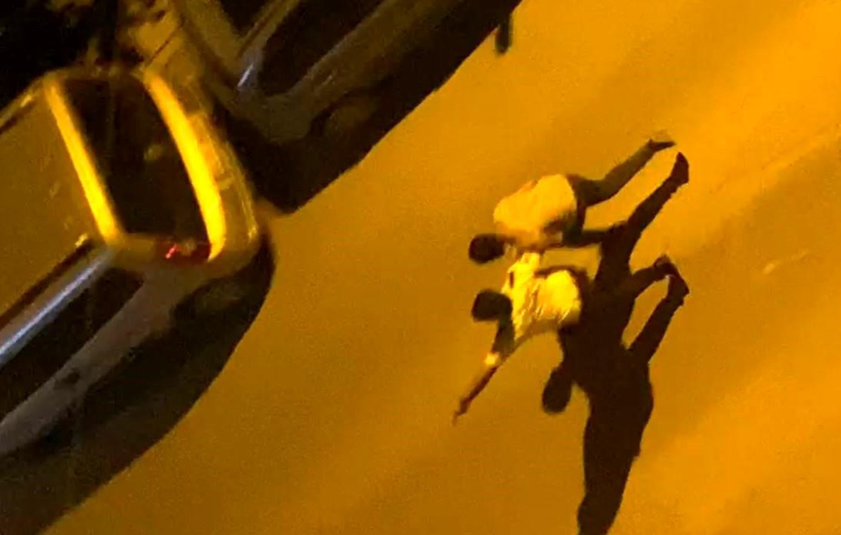 İstanbul\'da Kamyonet Kasasında Göçmen Kaçakçılığı Operasyonu