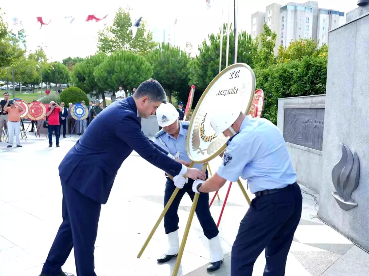 Ataşehir\'de 30 Ağustos Zafer Bayramı töreni düzenlendi