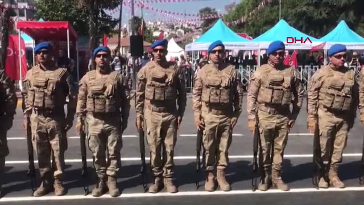 BALIKESİR\'DE 30 Ağustos coşkuyla kutlandı