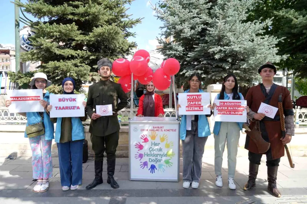 30 Ağustos Zafer Bayramı etkinlikleri kapsamında Bayburt\'ta farkındalık etkinliği düzenlendi