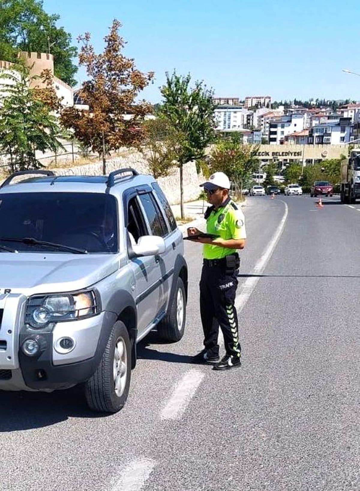 Bilecik\'te 64 araç sürücüsüne 63 bin 48 TL trafik cezası uygulandı