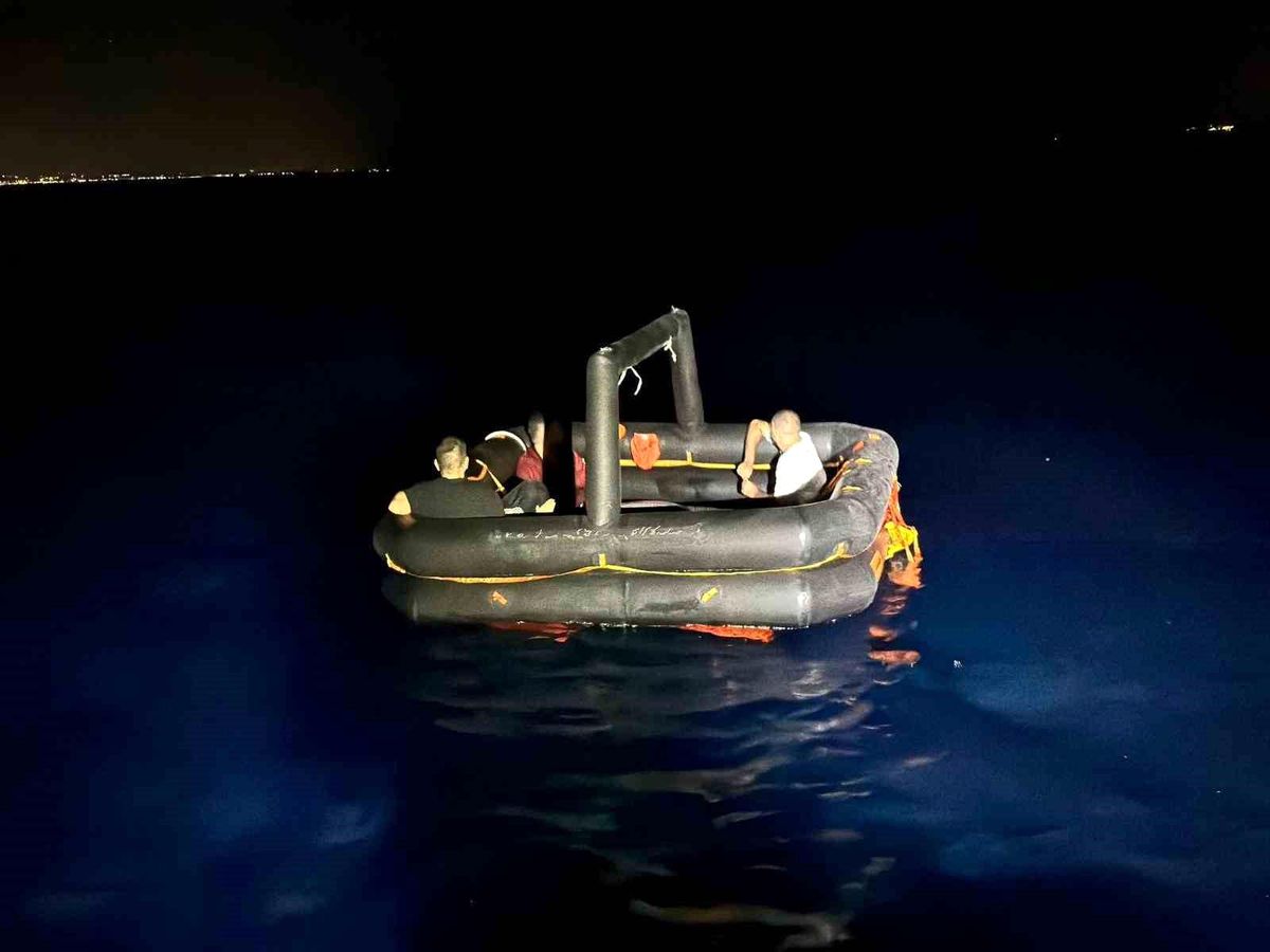 Muğla\'da 59 düzensiz göçmen yakalandı, 25 göçmen kurtarıldı