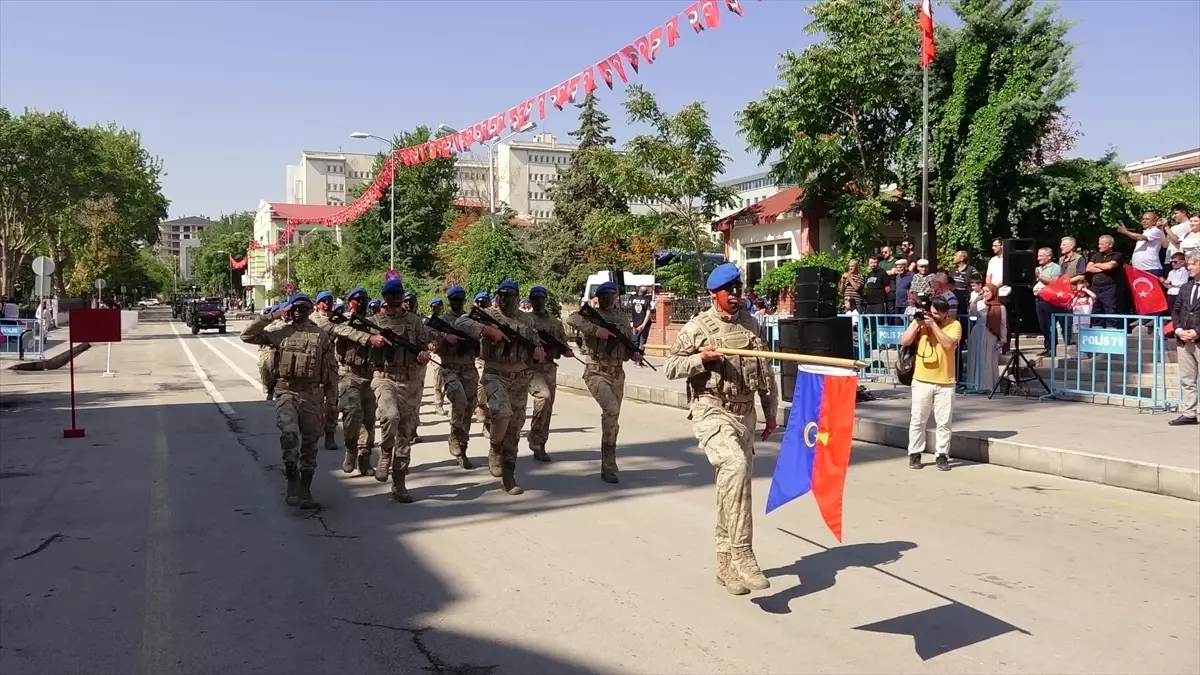 Büyük Zafer\'in 102. yılı İç Anadolu\'da 7 ilde törenlerle kutlandı