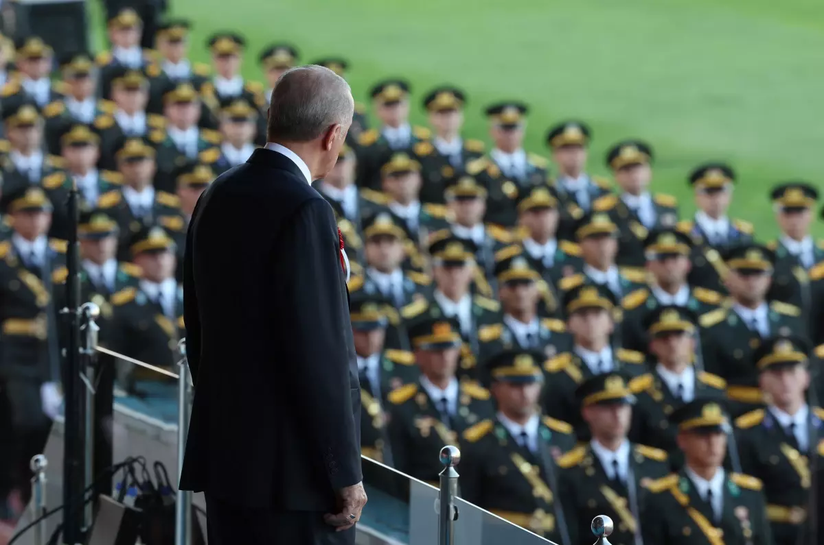 Cumhurbaşkanı Erdoğan: FETÖ\'cü hainlerin ordumuzda açtığı tahribatı kısa sürede telafi ettik