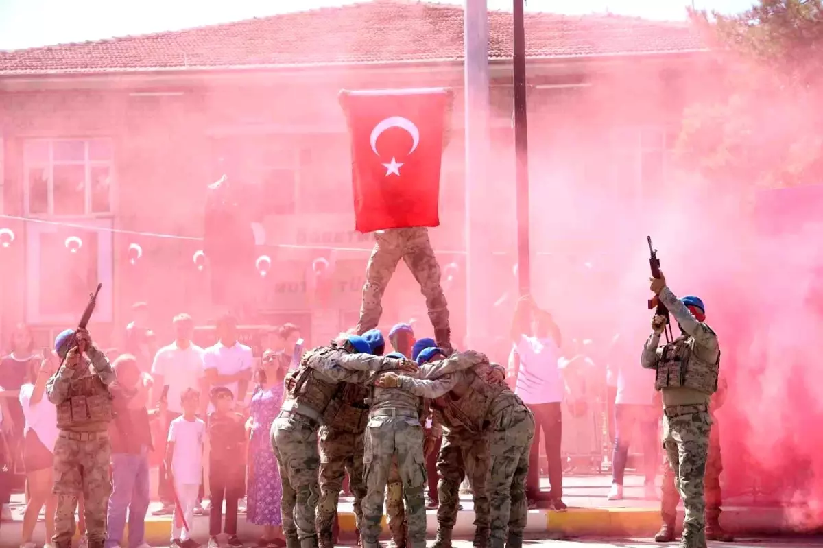 Elazığ\'da 30 Ağustos Zafer Bayramı coşkusu