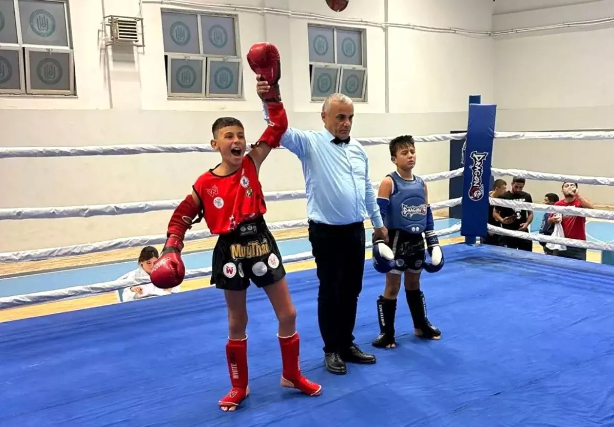 İlkadım Belediyespor Muaythai Takımı Bitlis\'te 3 Madalya Kazandı