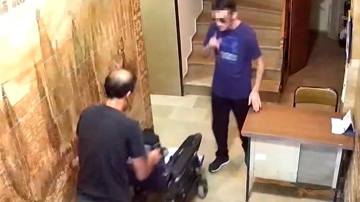 İzmir\'de Engelli Vatandaşın Akülü Sandalyesi Çalındı