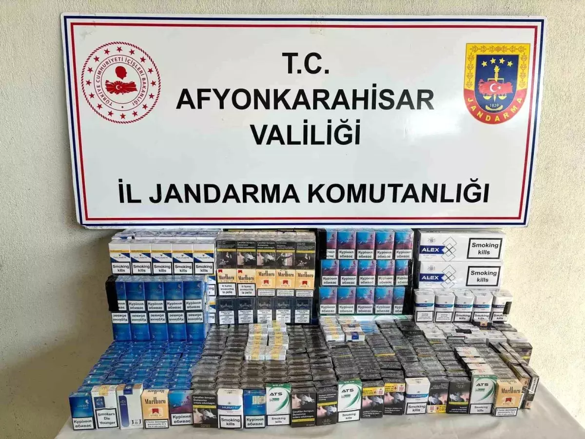 Afyonkarahisar\'da Kaçak Sigara Operasyonu: 830 Paket Bandrolsüz Sigara Ele Geçirildi