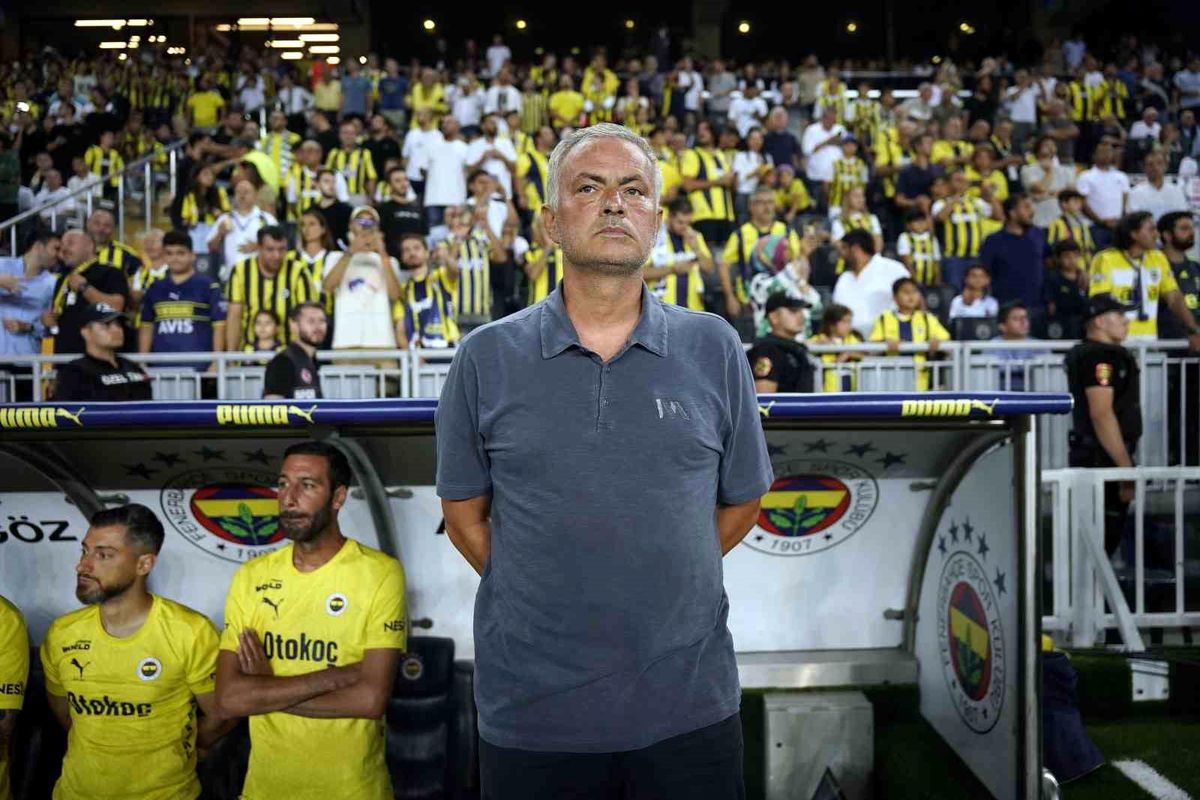 Fenerbahçe, Alanyaspor karşısına aynı 11 ile çıktı