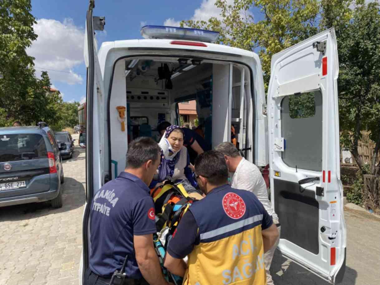 Manisa'da yürekleri ağza getiren olay! Engelli asansörü zemine çakıldı, 4 kişi yaralandı