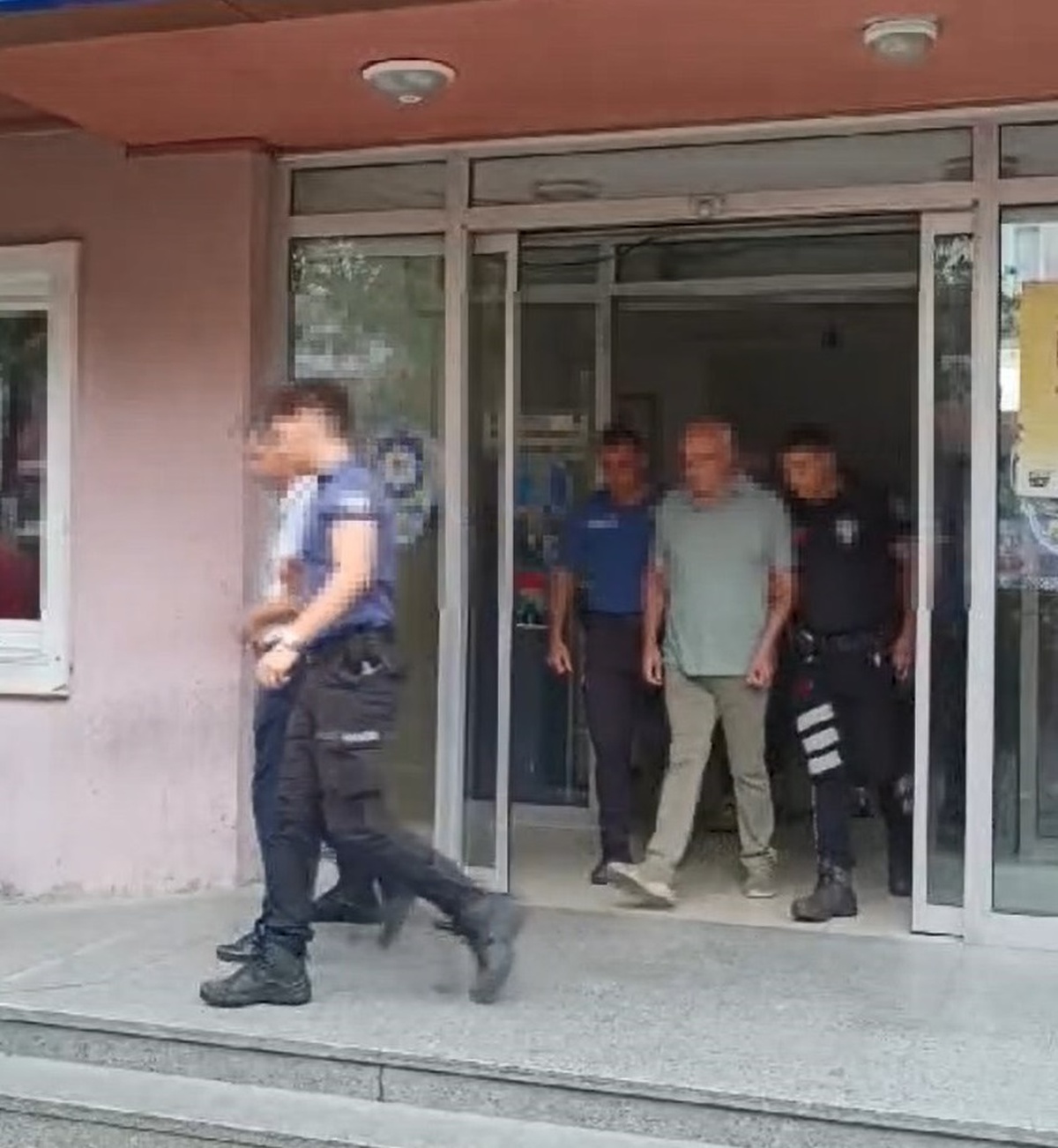 Küçükçekmece\'deki metrobüs kazasıyla ilgili 6 kişi daha gözaltına alındı