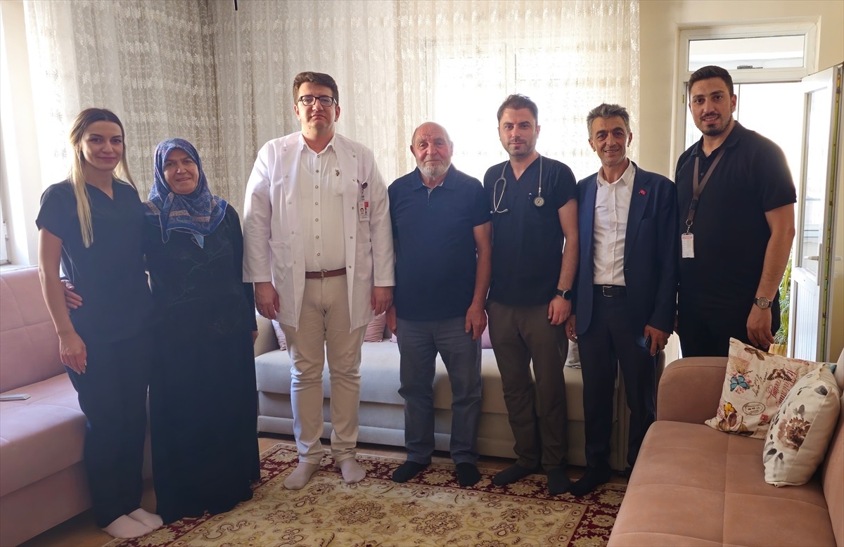 Niğde Ömer Halisdemir Üniversitesi Şehit Ailelerinin Sağlık Durumunu Kontrol Ediyor