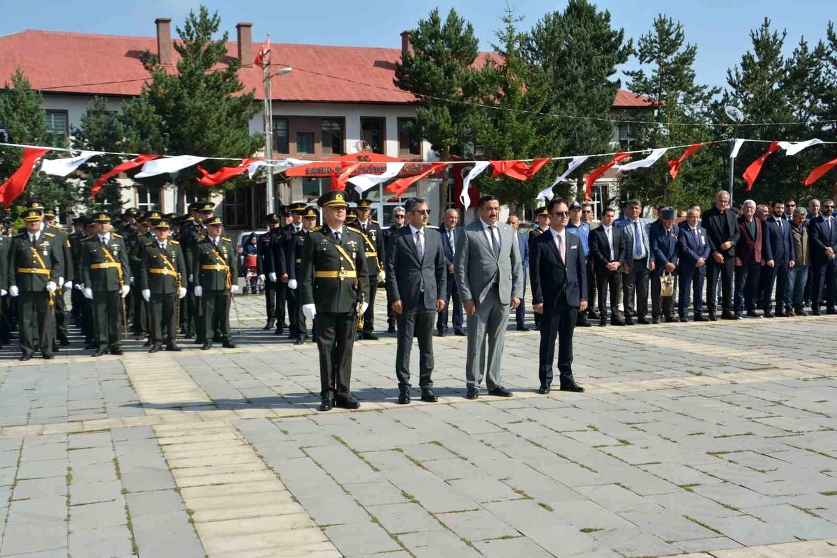 Kars\'ın Sarıkamış ilçesinde 30 Ağustos Zafer Bayramı törenlerle kutlandı
