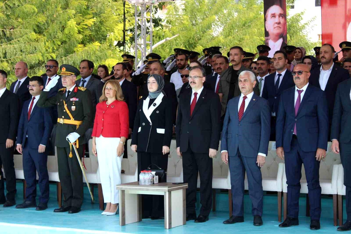 Siirt\'te 30 Ağustos Zafer Bayramının 102. yılı coşkuyla kutlandı