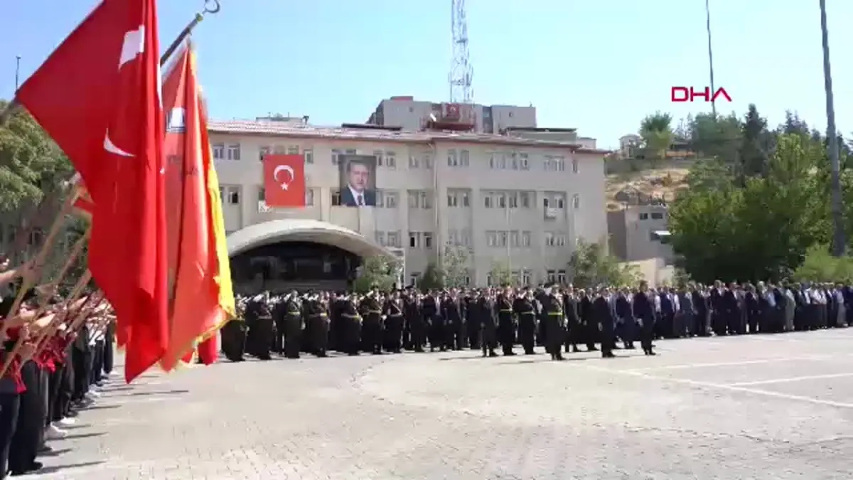 Şırnak\'ta 30 Ağustos Zafer Bayramı kutlamalarında komandolar ilgi gördü