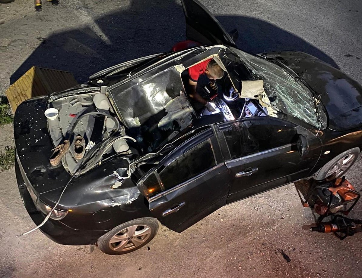 Mersin\'de Tatil Sitesinde Otomobilin Üzerine Düşen Şahıs Hayatını Kaybetti
