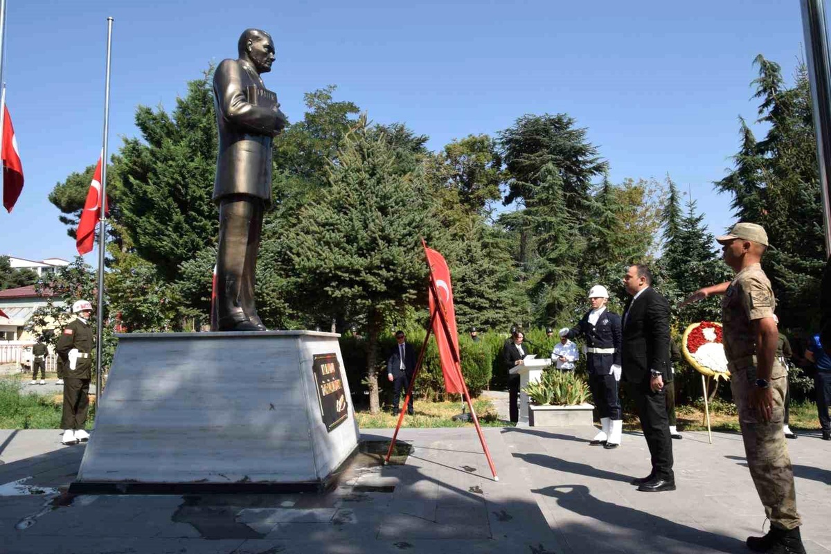 Tatvan\'da 30 Ağustos Zafer Bayramı coşkuyla kutlandı