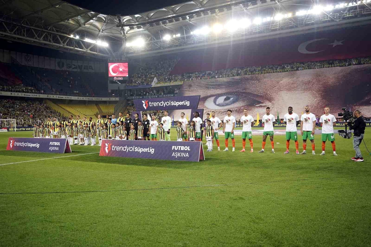 Fenerbahçe ve Corendon Alanyaspor 15 dakikalık bölümde golsüz eşitlikle