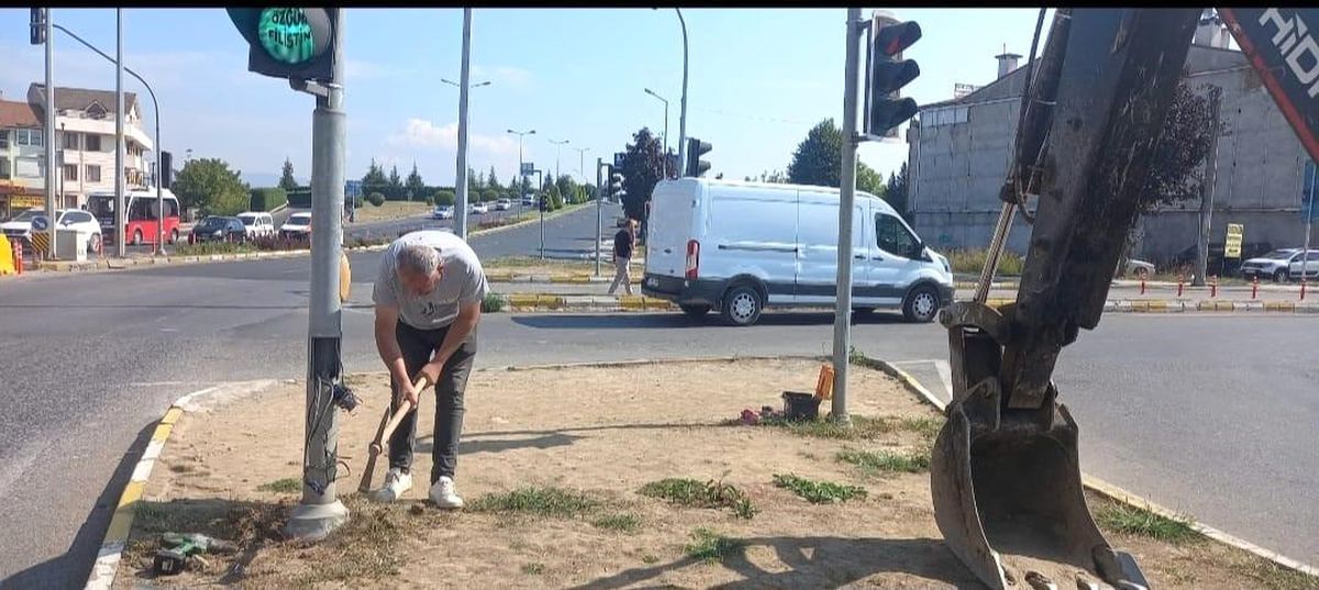 Düzce Belediyesi Fiskobirlik Kavşağında Çalışmalara Başladı