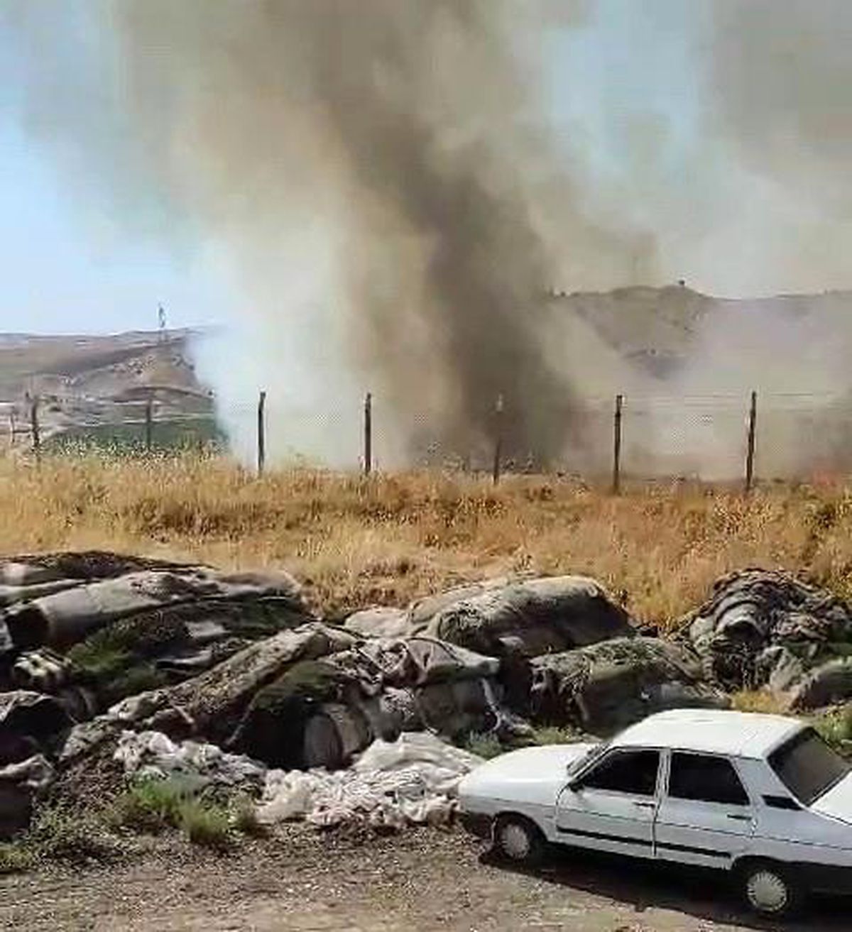 Adıyaman\'da otluk alanda çıkan yangın bahçelere sıçramadan söndürüldü