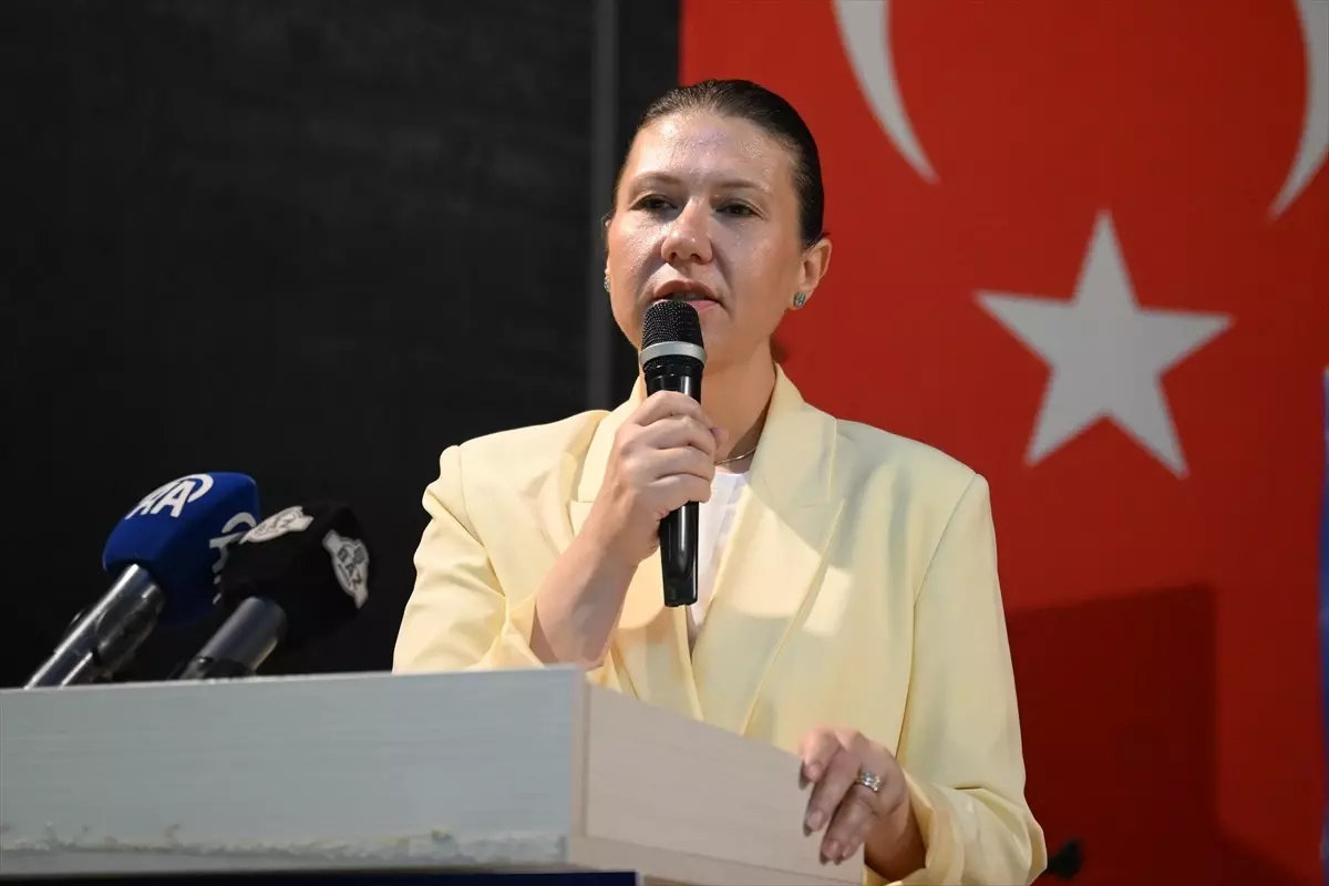 AK Parti Genel Başkan Yardımcısı Ömer İleri: Türkiye\'deki muhalefetin muhalefet anlayışı doğal değil