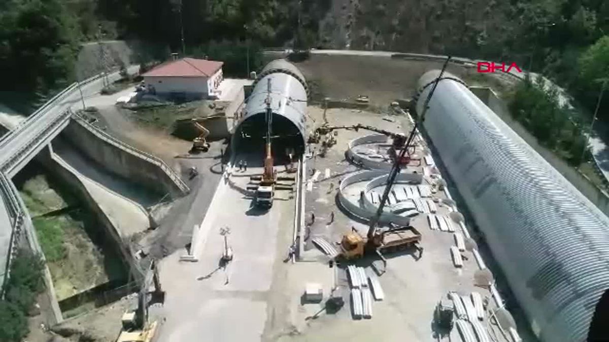 Bolu Dağı Tüneli\'nin İstanbul Yönündeki Uzatma Çalışmaları Devam Ediyor