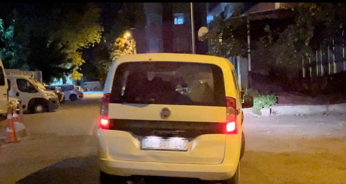 Bursa\'da alkollü sürücü polis ekiplerinden kaçtı, kazaya karıştı