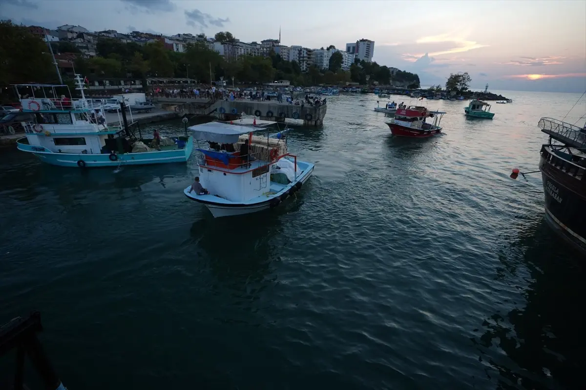 Düzce ve Sakarya\'da Balıkçılar İçin Tören Düzenlendi