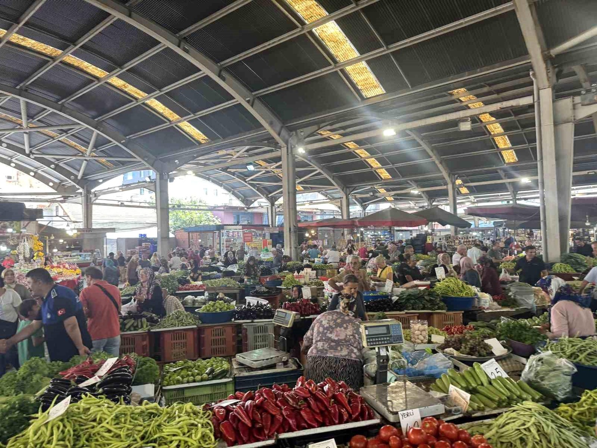 Zonguldak\'ta halk pazarında fiyatlar uygun, ilgi arttı